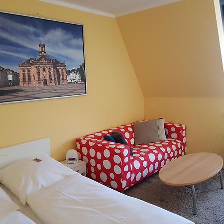 Nauwieser Apartments Saarbrücken Zimmer foto