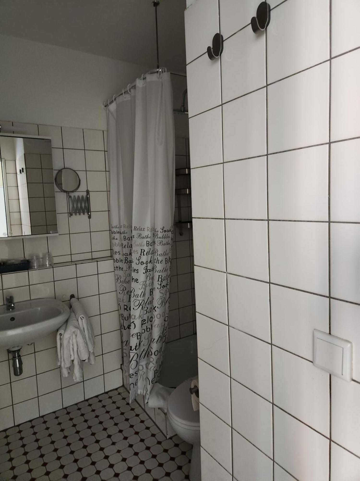Nauwieser Apartments Saarbrücken Zimmer foto